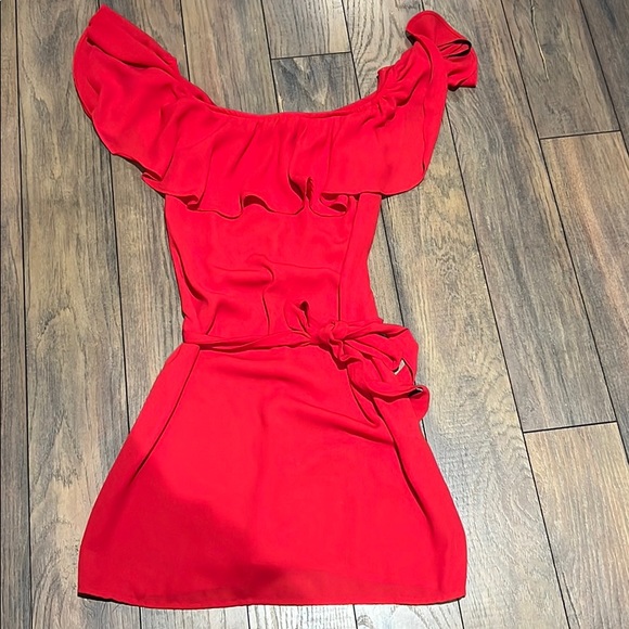 Forever 21 Dresses & Skirts - Off the shoulder Red chiffon dress size XS